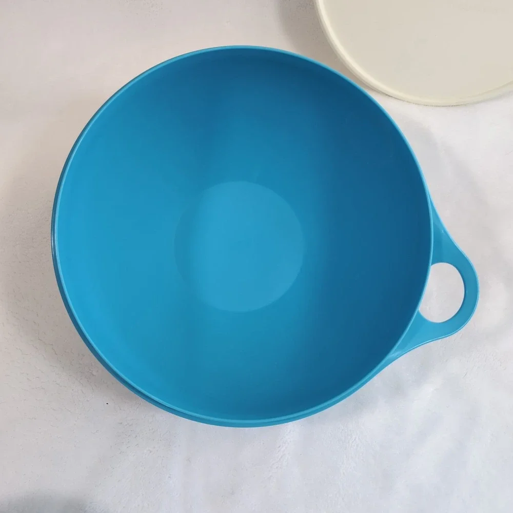Tupperware Thats A Bowl 4.5L 19 cups‎ Blue Medium Mixing Bowl Thumb Loop Handle